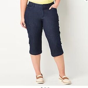 St. John's Bay Secretly Slender Mid Rise Plus Capris Size 6